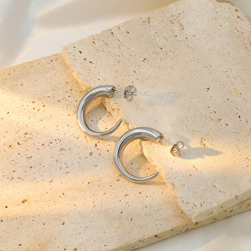 Cold Wind Titanium Steel C-Shaped Women'S Stud Earrings Niche Personality Simple Horn Hollow Jewelry Earrings