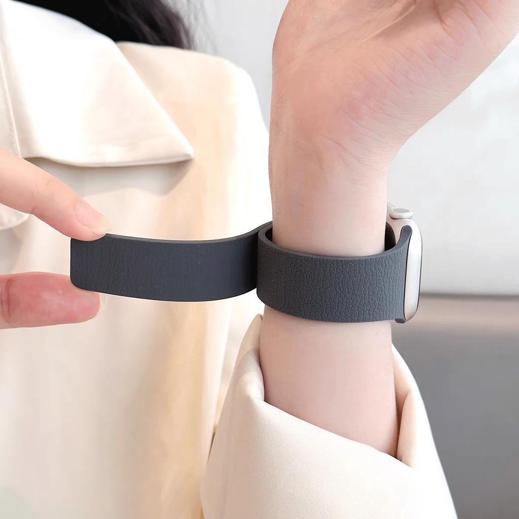 Silicone Bracelet Belt Magnetic Strap Band For Apple Watch Ultra 2 49mm 44mm 45mm 46mm 42mm 40mm iWatch Series 10 8 7 6 5 9 SE
