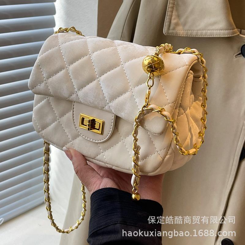 This Year, the Popular Bag Ladies 2025 New Autumn and Winter Rhombus Chain Bag Premium Texture Shoulder Messenger Commuter Bag