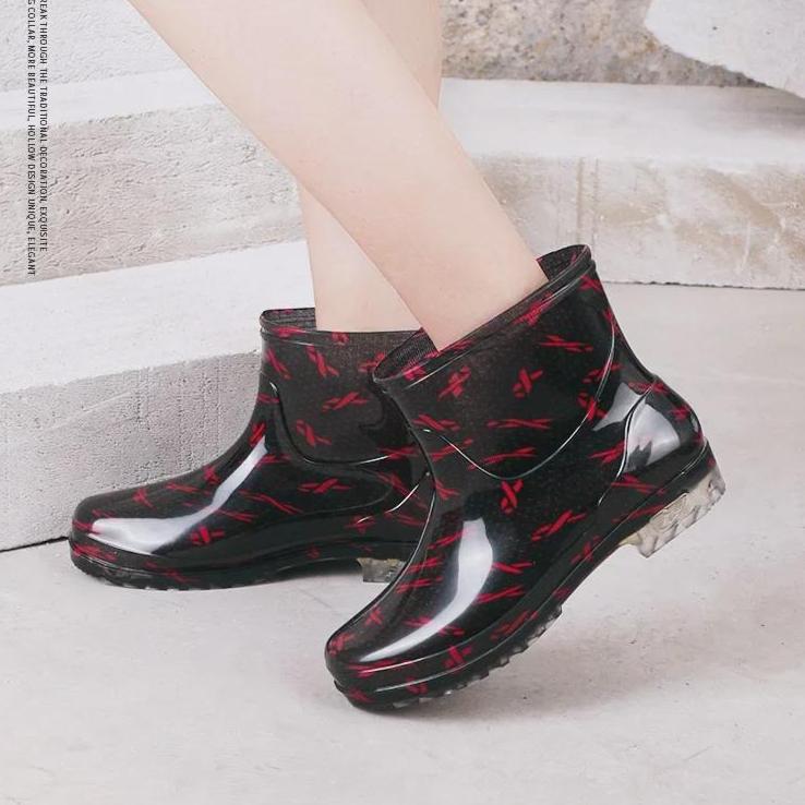 Damen Kurze Röhre Blumenmuster Gummistiefel - Wasserdicht, Rutschfest, Modisch, Niedrig geschnittene Gummischuhe für Küche & Draußen… Mehr