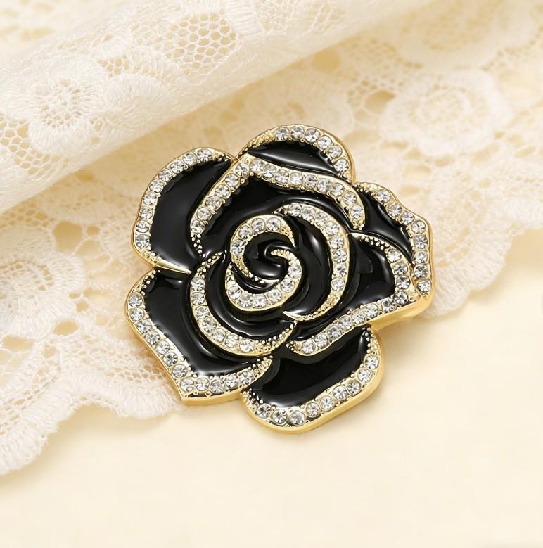 Exquisite Schmetterlings- & Rosen-Kamelien-Brosche - Elegante Blumencorsage für Damenanzugmäntel