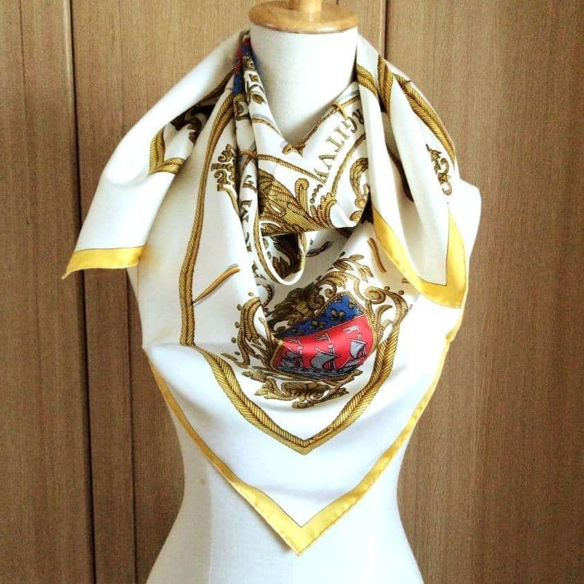 Used HERMES Paris Emblem Carre 90 Silk Large Scarf Stole White