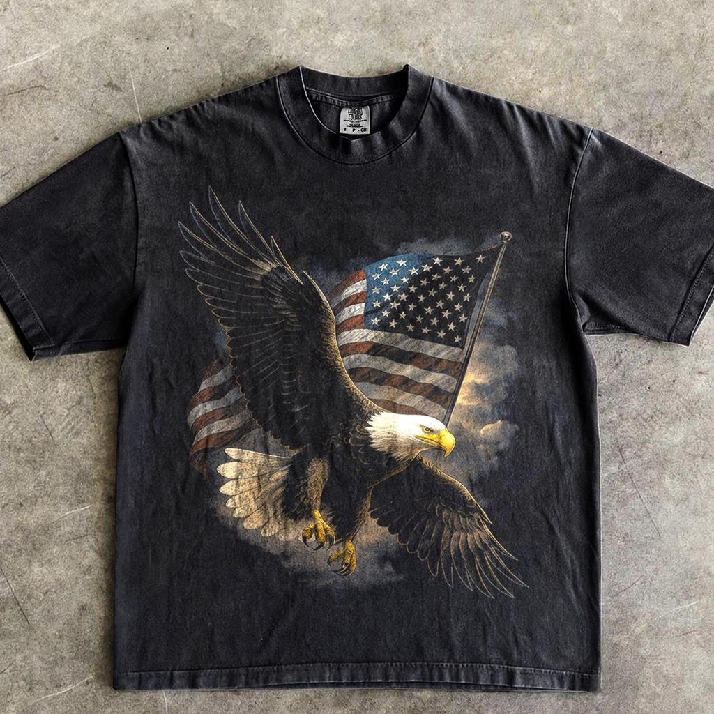 Aquila Calva Vintage Anni '90 Stile Grafico Comfort Colors® T-shirt, Maglietta Sbiadita con Bandiera Americana Retro, Natura Y2k Streetwear, Maglietta Patriottica USA