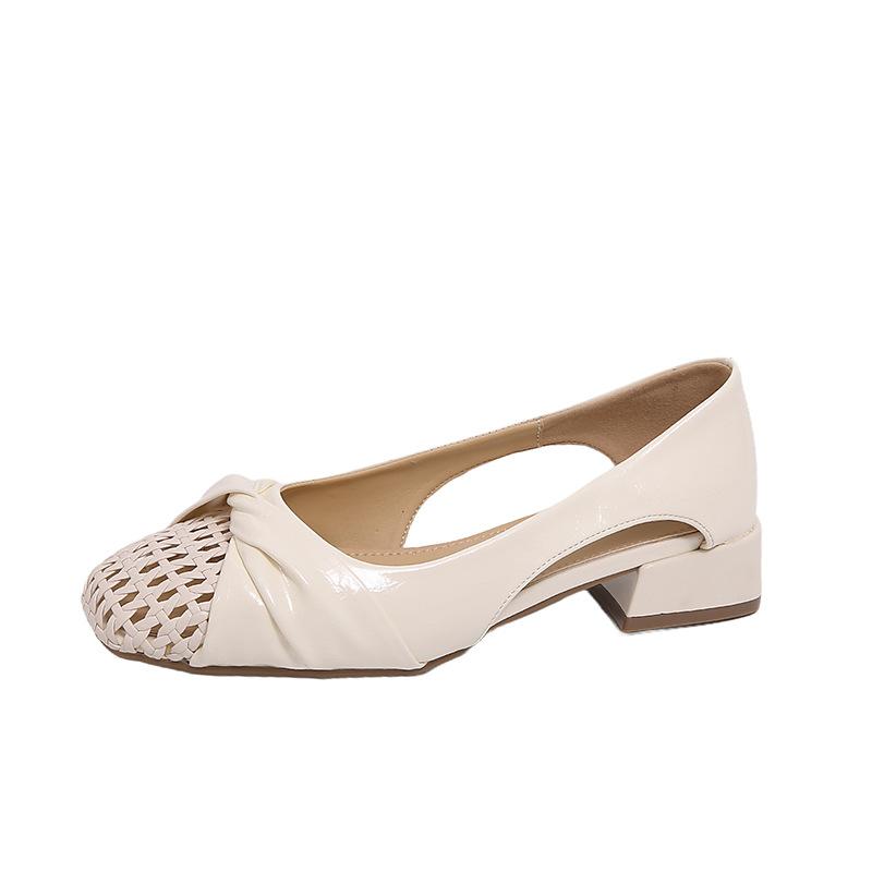 2025 new woven hollow bag head sandals women's skirt retro outer wear thick heel middle heel fashion casual shoes