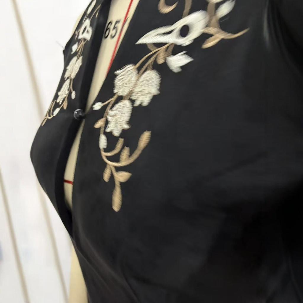 2026 new European and American style black embroidered fringed hip dress slim and thin dress skirt off-the-shoulder fringed skirt