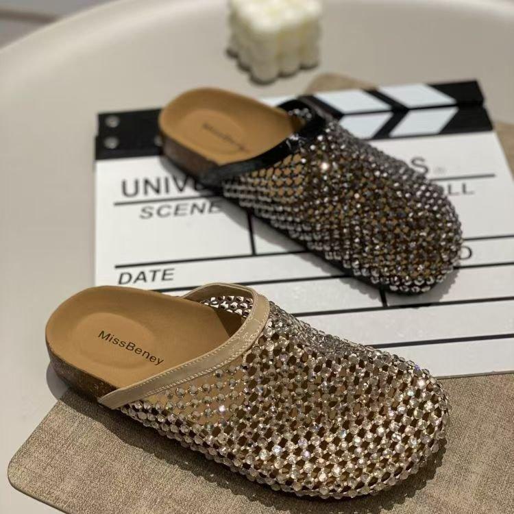 2025 nouvelles pantoufles cool pour femmes, conception à une pédale incrustée de diamants en été, demi-pantoufles cool pratiques et décontractées