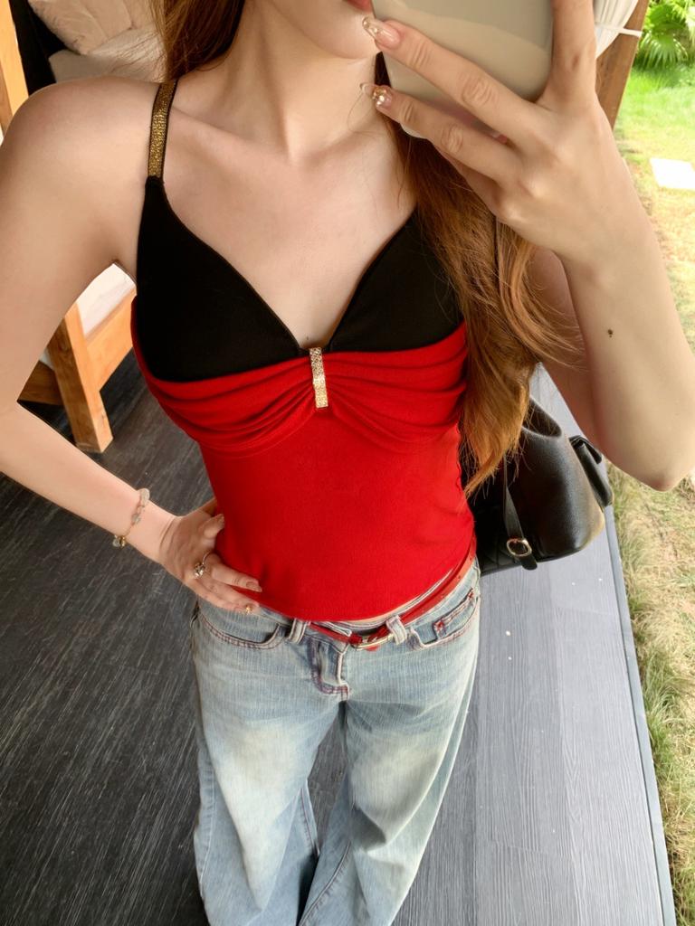 #Summer new pure desire wind fake two-piece contrasting color splicing sling vest female slim one-piece with chest pad