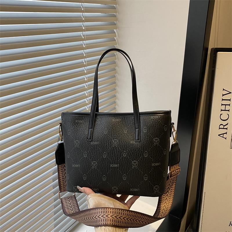 Fashion retro printed bag, new large-capacity versatile commuter high-end portable shoulder bag tote bag