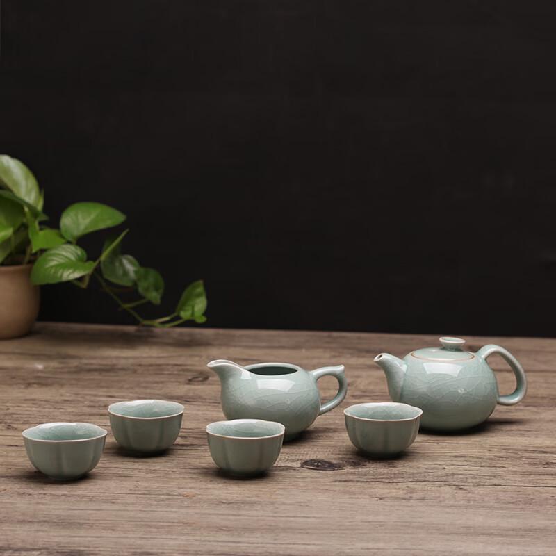 

Wanchunhe Ge Kiln Style Six-Cup Tea Set