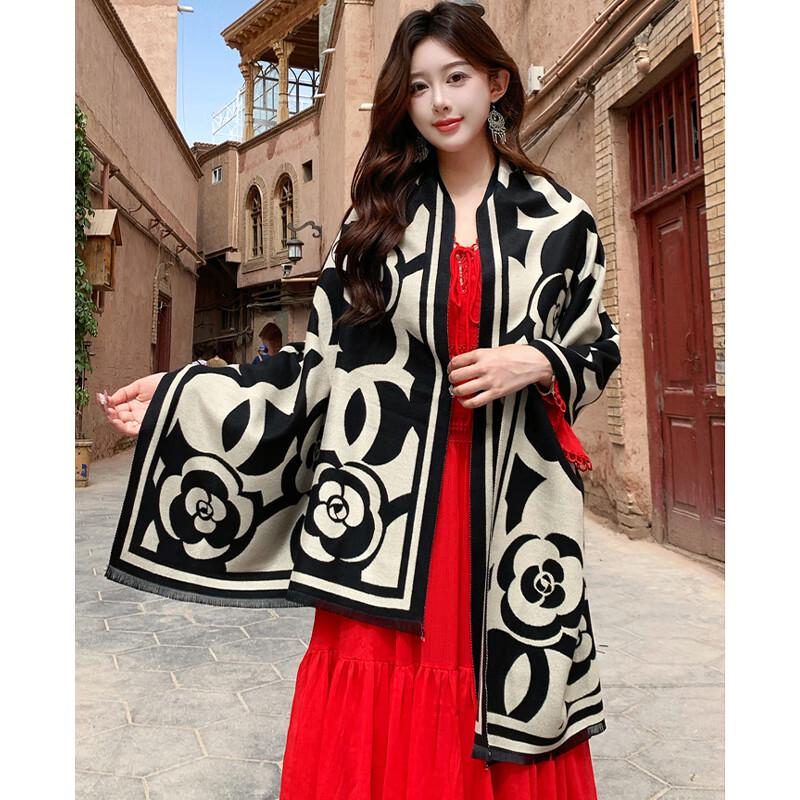 VICTORIA&VERA Geometric Camellia Fringed Scarf