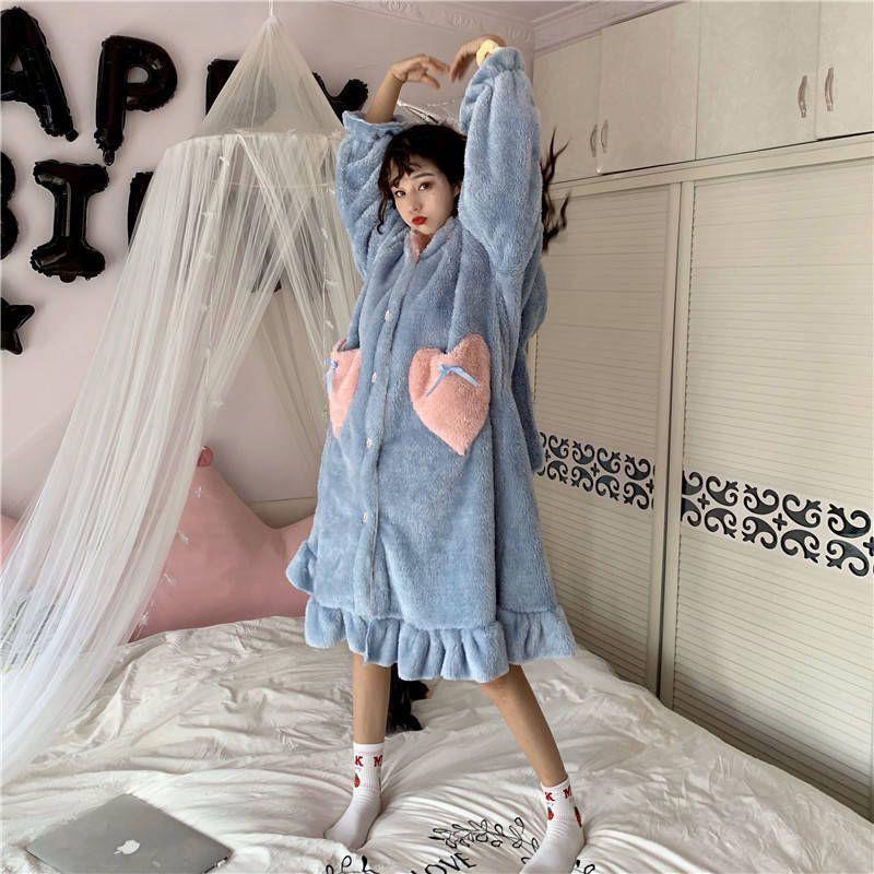 Women's Cute Cartoon Tiger Hooded Coral Fleece Pajamas - Thickened Long Sleeve Robe Suitable for Autumn and Winter, Wearable Outdoors.