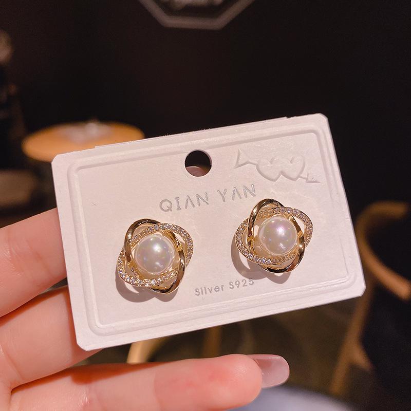 Korean Style s925 Silver Pearl Stud Earrings – Elegant, Simple, and Versatile with Rhinestone Inlay 1A505