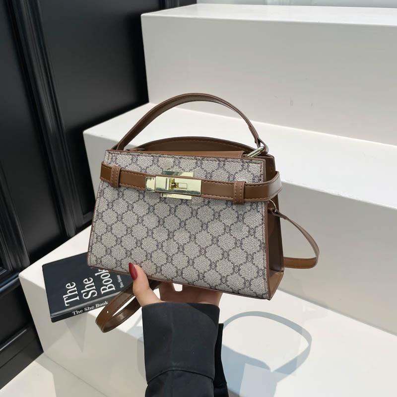 

Универсальная новая сумка-мессенджер с высококлассной текстурой, маленькая квадратная сумка, женская, большой вместимости, в зарубежном стиле, легкая, роскошная, с темпераментом, модная хаки