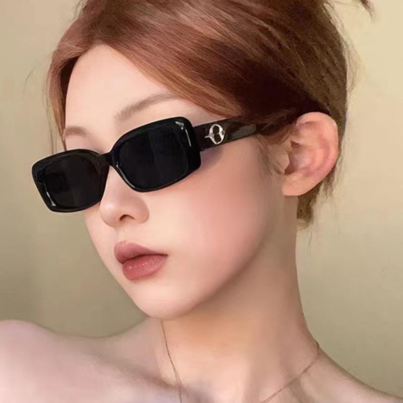 High end European and American style women's fashionable glasses small face square retro glasses
