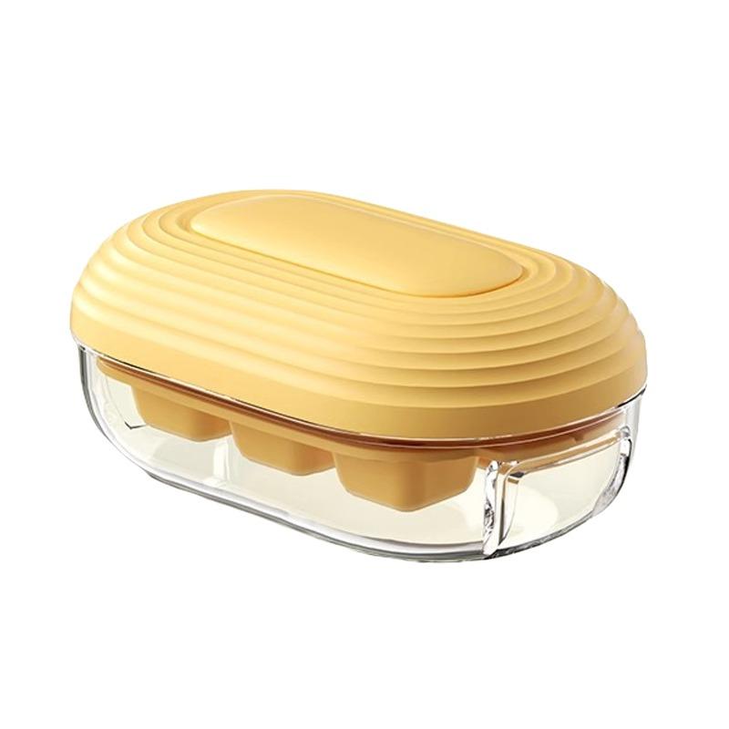 Skladujte mražené kostky ledu v lisovaných ledových boxech pro snadné uvolnění a rychlé zmrazení pro domácí použití