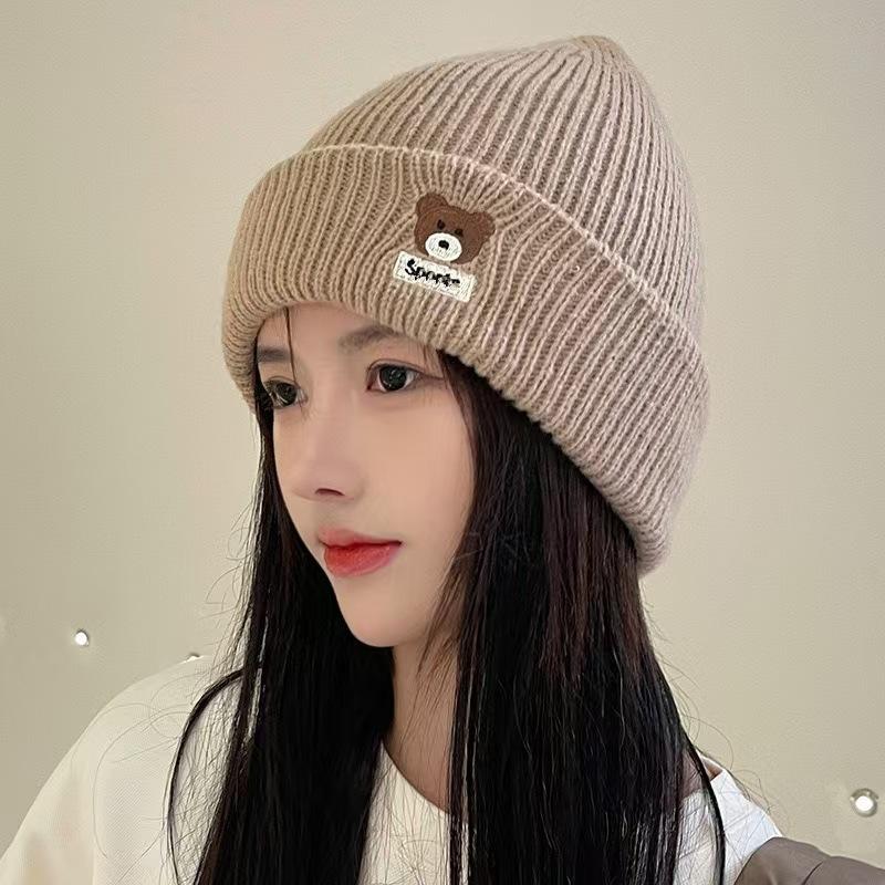 Nuovo cappello lavorato a maglia, viso piccolo in autunno e inverno, paraorecchie, cappello a pullover, caldo, a coste e ispessito, versatile cappello in lana per circonferenza cranica ampia