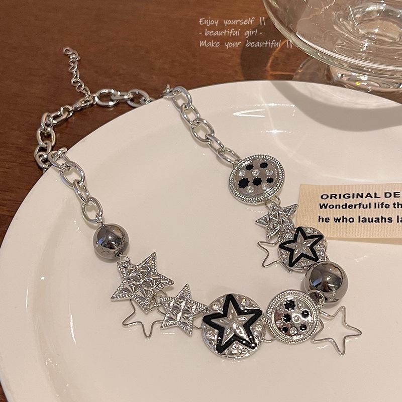 Colar Feminino Japonês-Coreano Hip-Hop Clavícula: Luxuoso, Estrelado, Design de Diamantes Completos