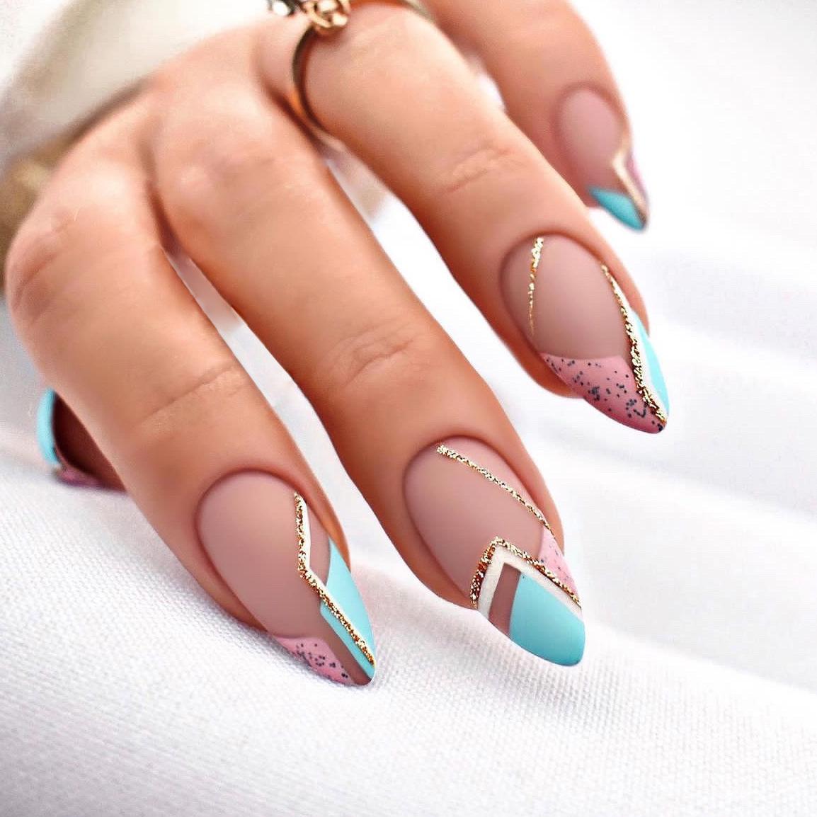 

WM-54 Retro Patchwork Nail Tips: 24 Wearable False Fingernails with Nail Art Stickers Glue Version