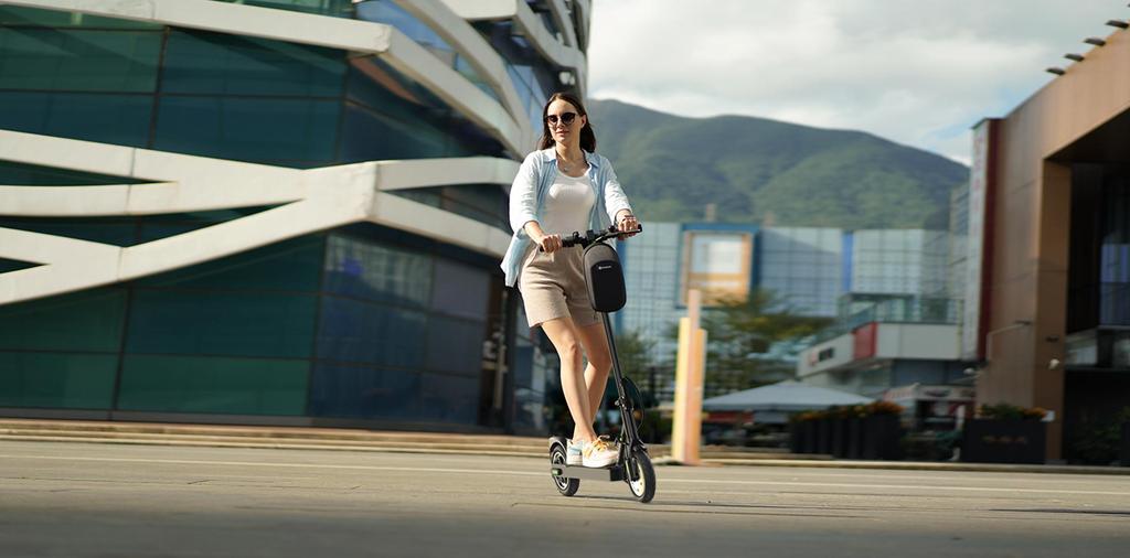 Isinwheel S9pro Electric Scooter: 30 Km Range, 350W Motor, Foldable Design, App Control - 8.5-inch Tires, Dual Brakes, Convenient Commuting