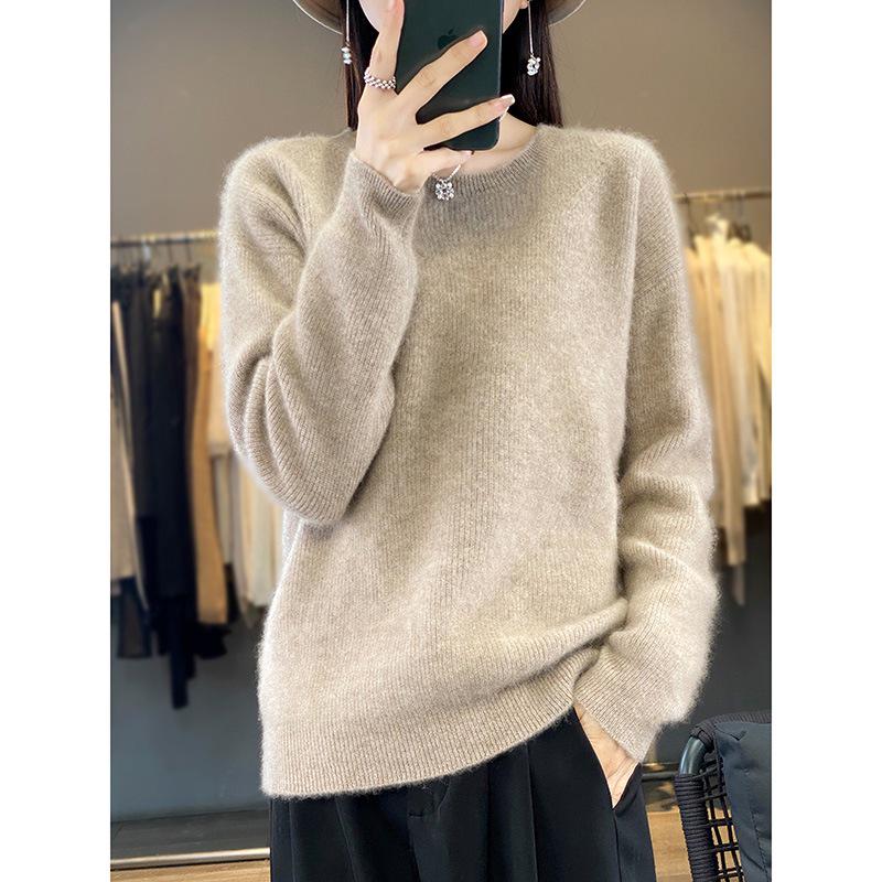 Women's Slimming Wool Pullover Sweater - Loose Knit, Versatile Autumn/Winter Base Layer, Solid Color, Round Neck.