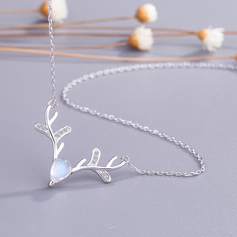 

Yi Lu имеет ваше ожерелье женский кулон ключичная цепочка на всем пути оленьи рога подарок простой