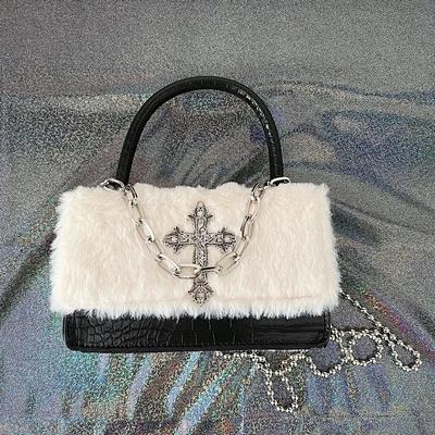 Y2k Gothic Handtasche für Damen Weiches Plüsch Kreuz Applikation Ketten Schultertasche Mädchen Hip Hop Amerikanischer Stil Crossbody Tasche