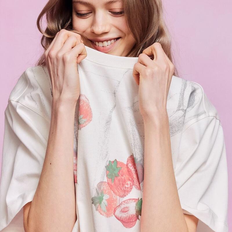 Only 2026 Women's Strawberry Print Loose Cotton T-Shirt