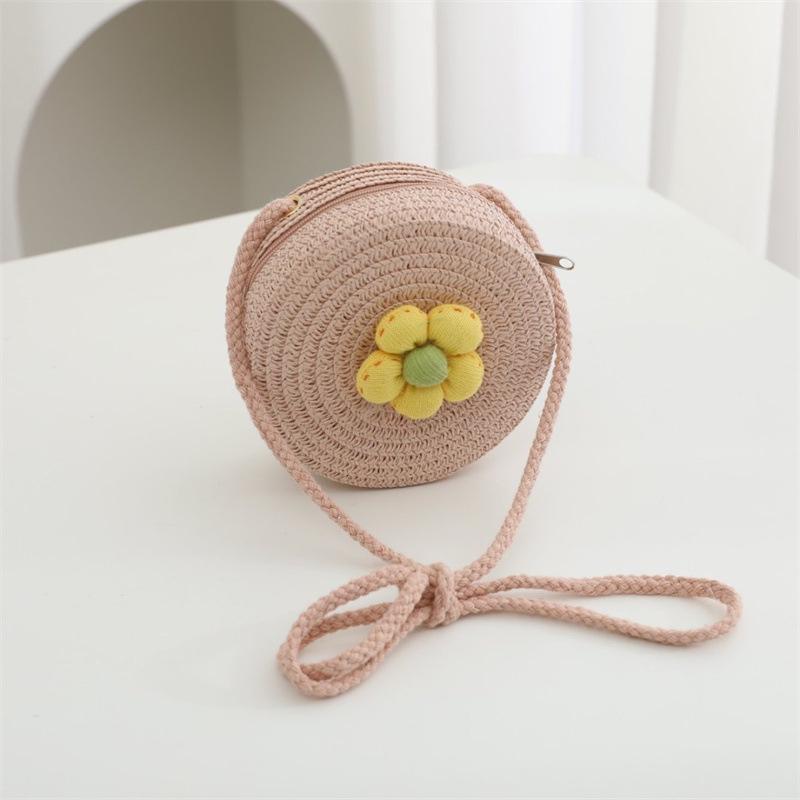 Children's Straw Woven Crossbody Bag - Small Girl's Phone and Coin Purse for Summer Outings and Seaside Trips