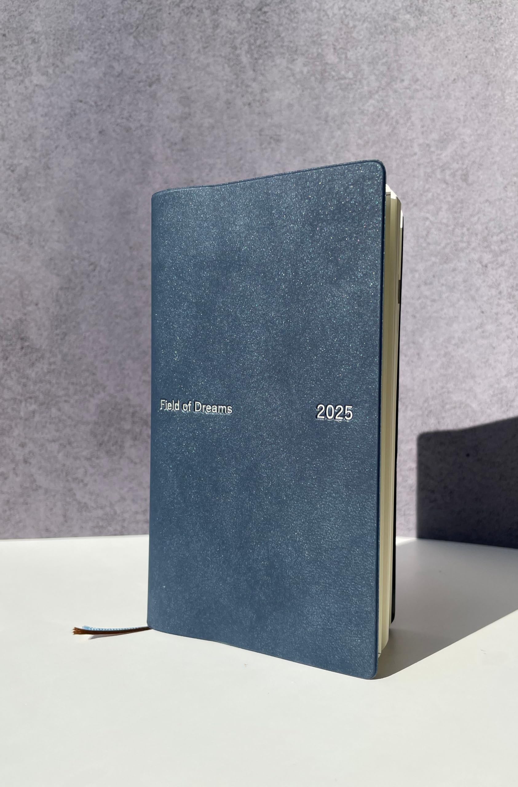 

2025 Field of Dreams Planner темно-синий