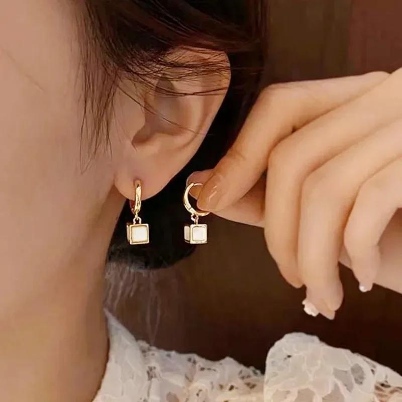 2026 New Arrival Temperament Black Enamel Square Drop Dangle Earrings for Women Vintage Hoop Korean Earrings Bride Jewelry Gift