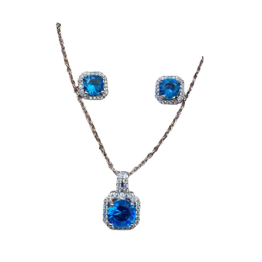 Europäische und amerikanische Halskette mit quadratischem Anhänger aus Kupfer mit Zirkonia - modisches und exquisites Damenaccessoire