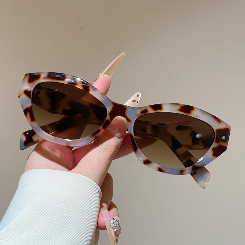 KAMMPT Cat Eye Sunglasses Women Fashion Cute Outdoor Decor Shades 2026 New Trendy Brand Design Beach Vacation Casual Sun Glasses