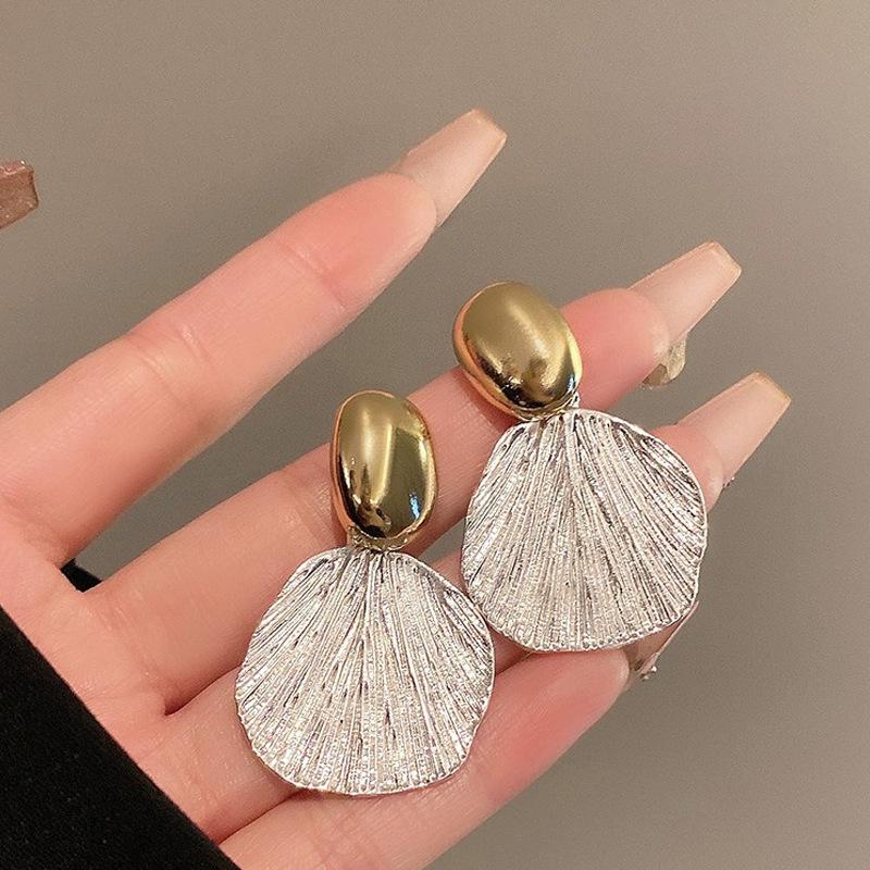 European Retro Fan-Shaped Personality Earrings - Simple, Cool Style Accessories серебряный