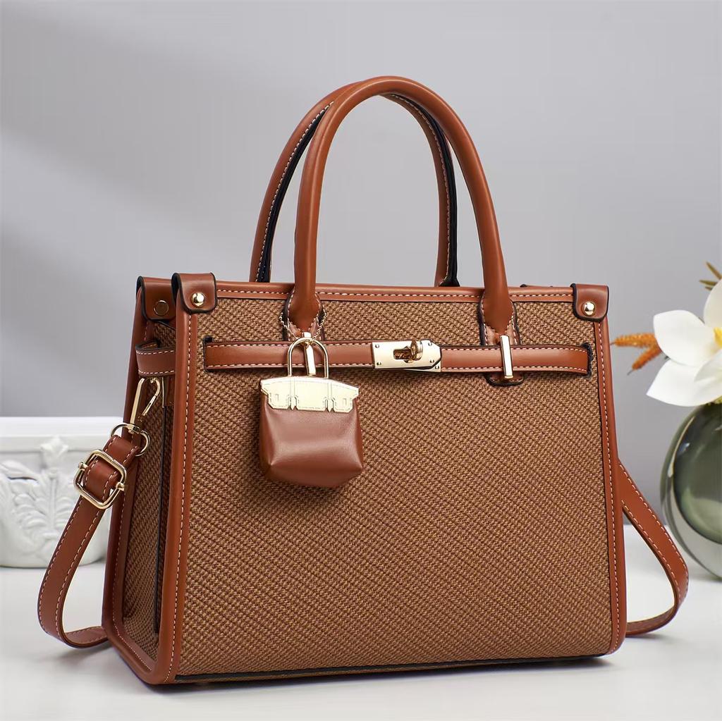 Exquisite Handbag Solid Color Lychee Pattern Large Capacity Oblique Span Temperament Bag Texture Versatile Shoulder Bag