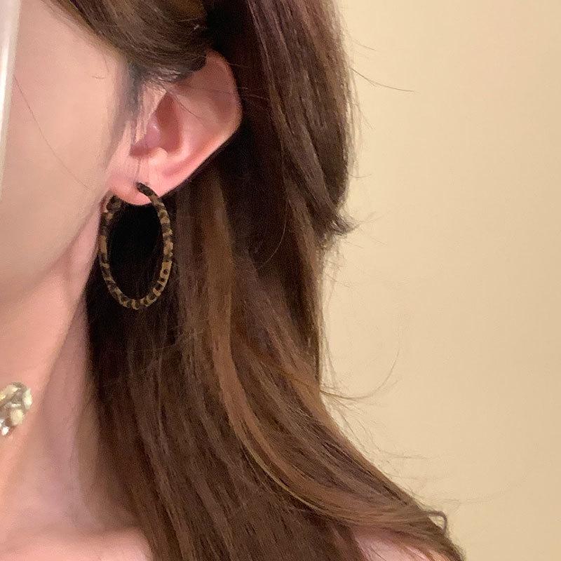 Exaggerated Leopard Print Hoop Earrings - Retro Hong Kong Style, Versatile Fashion Accessory