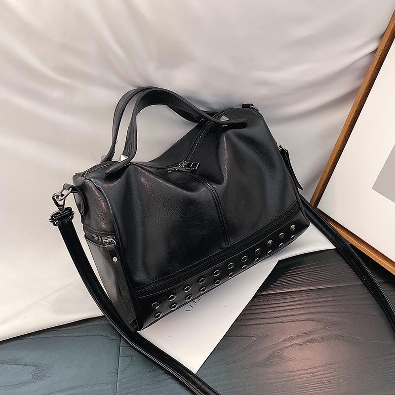 

Soft Leather Bost Shoulder Crossbody Top Handle Bag Women Fashi Trendy Versatile Mature Handbag чёрный