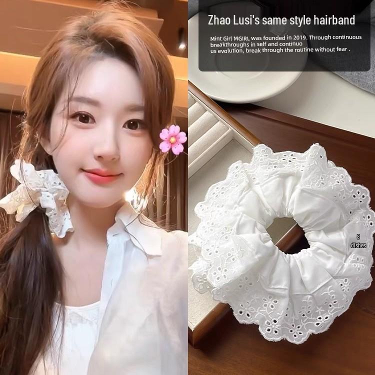 Zhao Lusi Doppellagiges Spitzenhaargummi – Französische Handarbeit, große Größe, Nischenstil