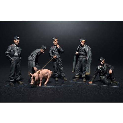Miniart 1/35 Scale German Resting Tank Crew Figures (5 Figures & 1 Pig) Plastic Model Kit MA35198