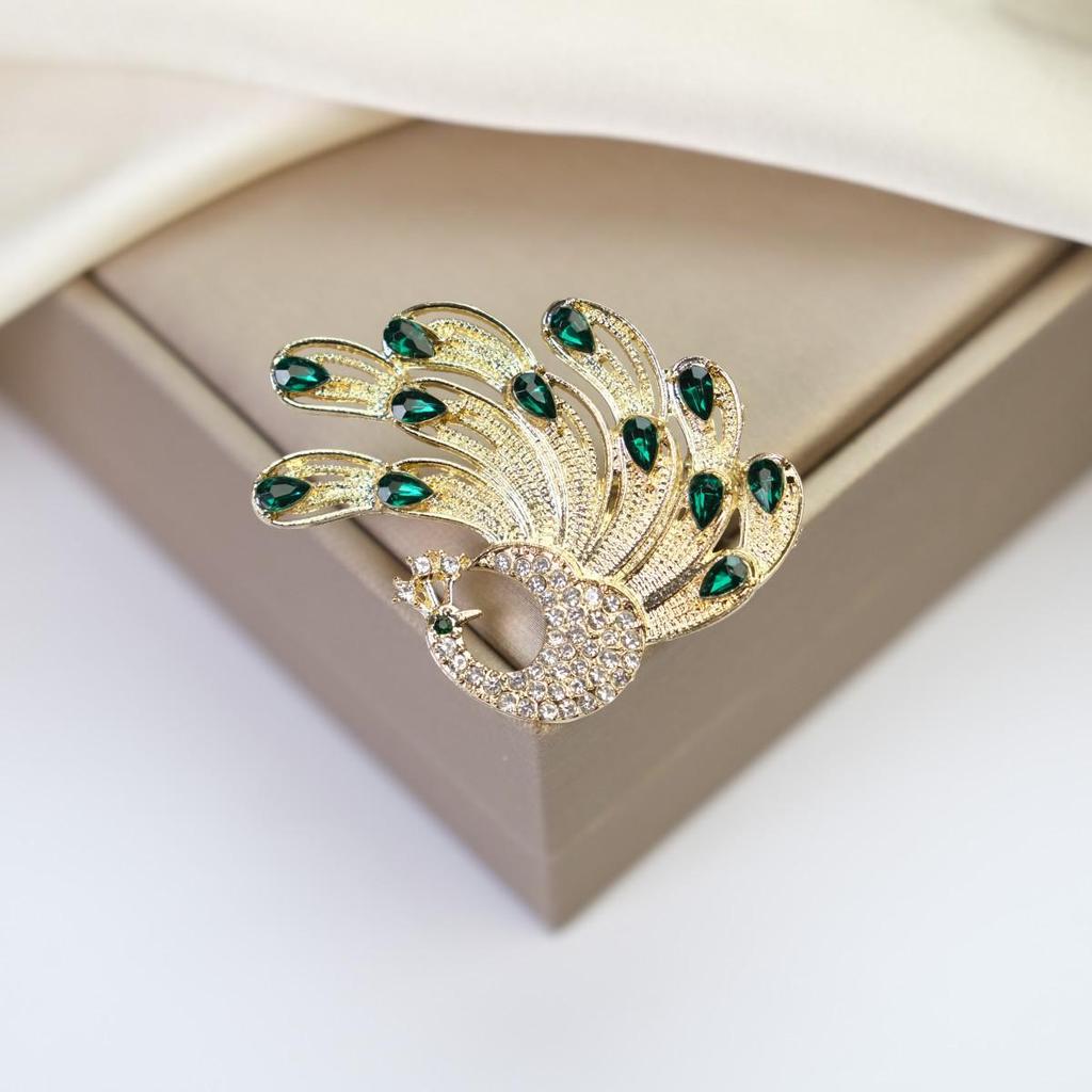 Elegant Women's Brooch: Versatile Bow & Insect Flower Design with Anti-Exposure Feature