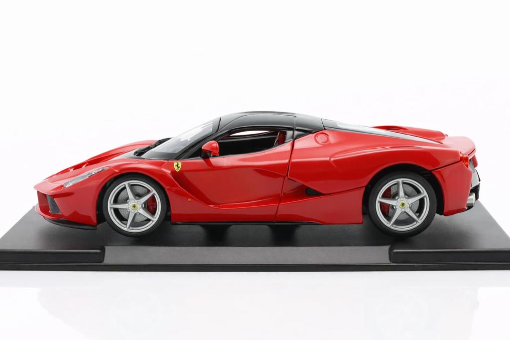 Ferrari LaFerrari 1/24 Scale Model Car 2013 (Red/Black) with Case