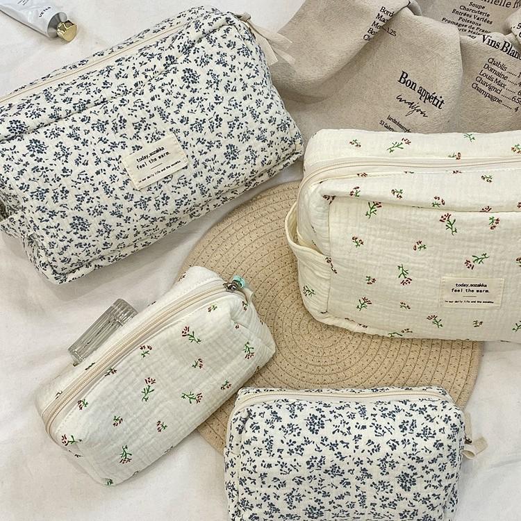 53174 Blue Begonia Large-Capacity Makeup & Toiletry Travel Bag