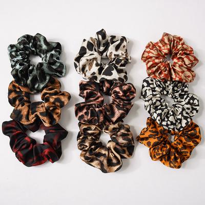 Neues farbiges Leopardenmuster Großes geflochtenes Haarband für Damen, Einfaches Accessoire, Satin-Haarschleife