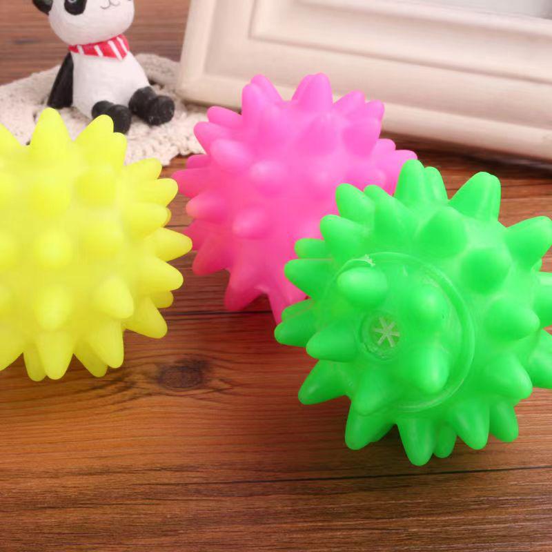 Silicone Spiky Ball Sound-Making Pet Toy for Dogs