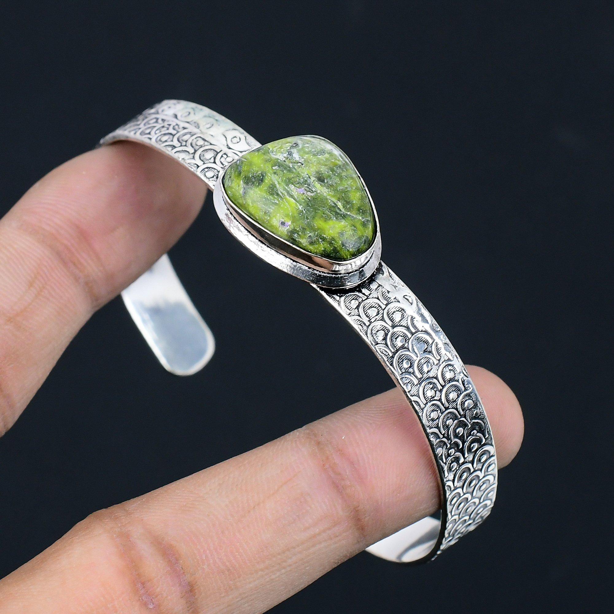 

Сделка ко Дню дочери Браслет-бенгл из стерлингового серебра с драгоценным камнем триллион Атлантисит Adjustable