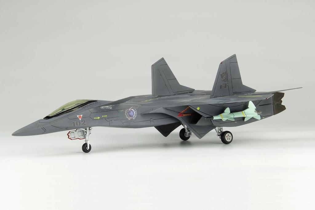 PLATZ Combat Fairy Yukikaze FFR-31 Silpheed with AAM-V/VII Missiles 1/72 Scale Unpainted Multi-Material Kit X-19 (Airplane)