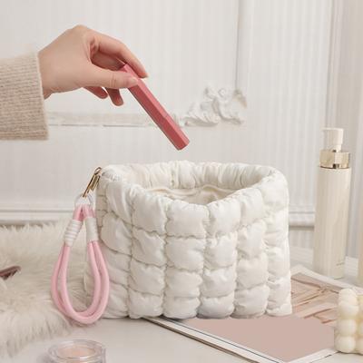 Damen Gepolsterte Make-up-Tasche Große Kapazität Gesteppte Kosmetiktasche Einfarbig Make-up-Organizer Clutch für Reise Urlaub Geschäftsreise