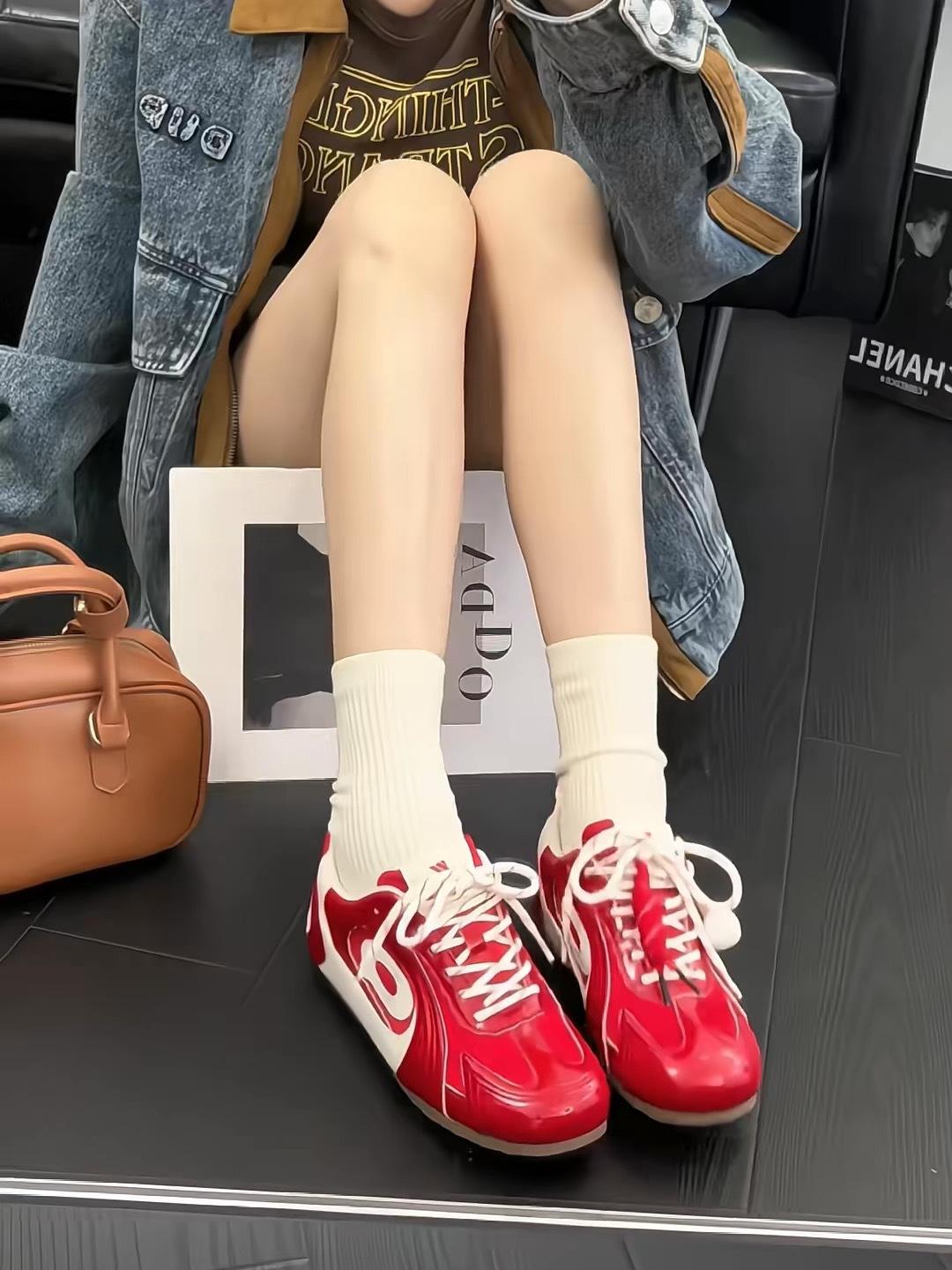 

White Deer has the same 2025 summer new German training shoes, trendy brand men s and women s retro ballet Forrest Gump shoes, soft-soled casual rac 40 красный