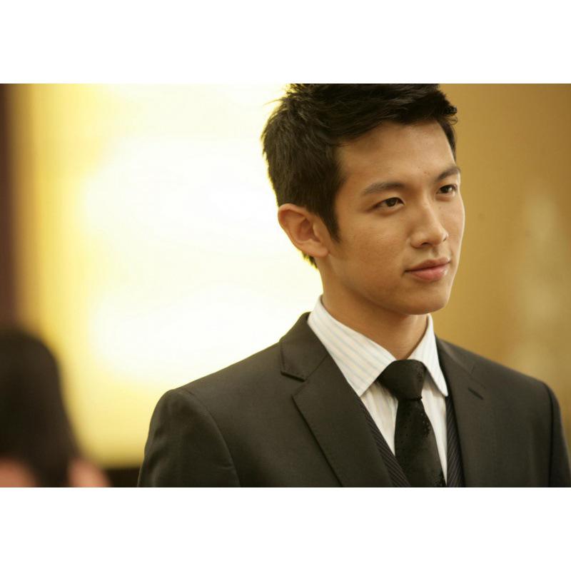 

Ke Zhendong Taiwanese Star Poster - Bedroom Bar Decorative Framed Wall Art Yellow Kraft Paper (No Glue) 30X42 cm