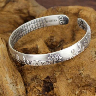 Retro S999 Foot Silver Lotus Buddha Hand Silver Bracelet Women's Lotus Gift Mother Silver Bracelet Jewelry Mother's Day Gift