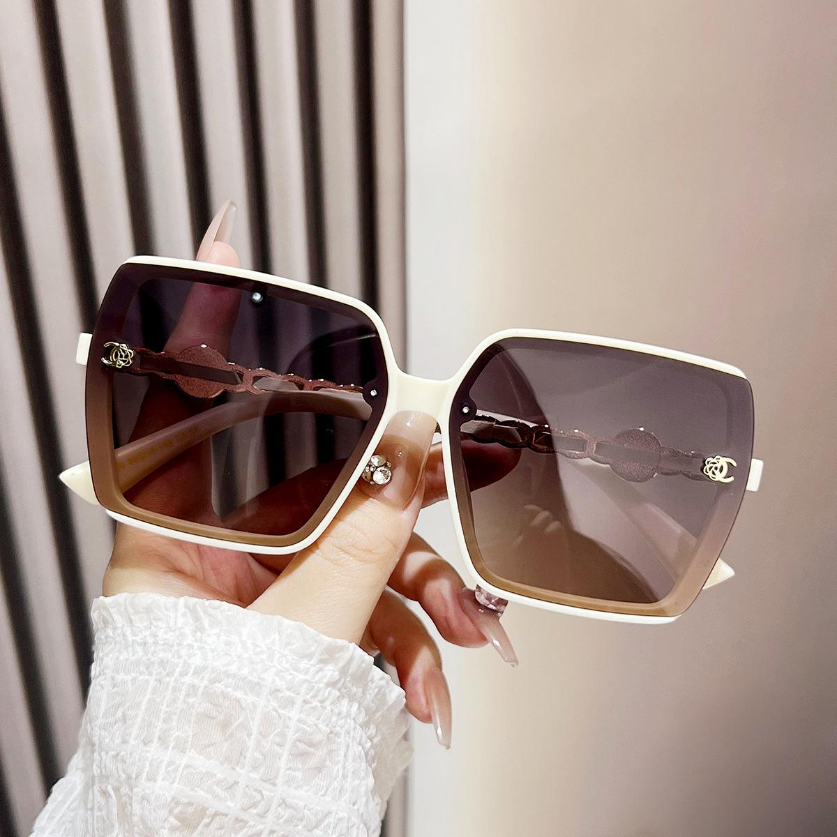 new style small fragrance style light luxury fashionable sunglasses for women(DS-2010)